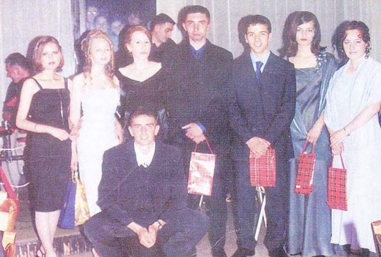 Вече матураната Средње школе Соколац – 2002.година: По нотама младости