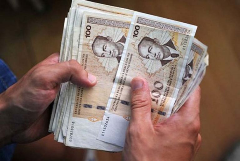 У јакни крили 182.000 КМ, граничари заплијенили скоро половину