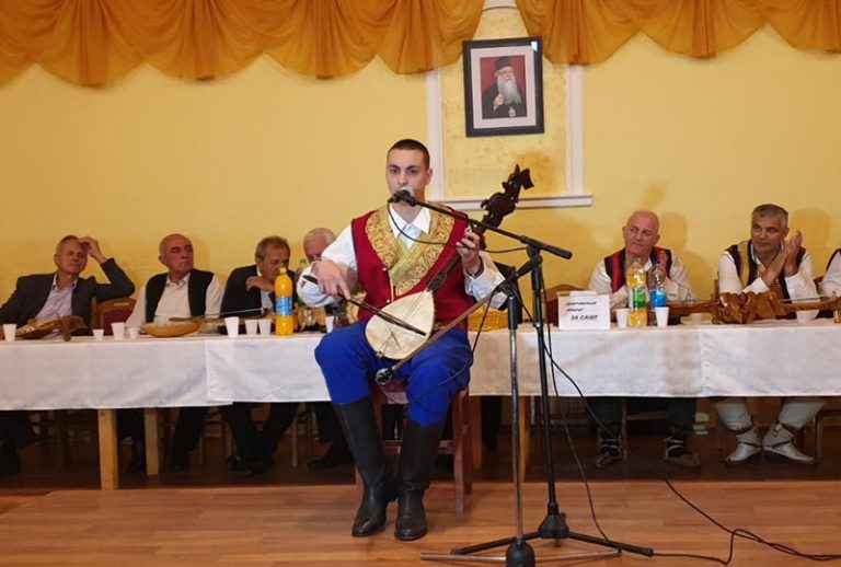 Хуманитарно гусларско вече за Сашу Лакетића: Романија показала своје велико срце, душу и доброту