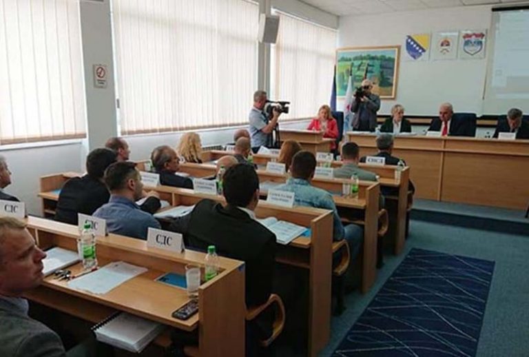 Скупштинска већина у Палама није прихватила приједлог за смањење цијене воде грађанима