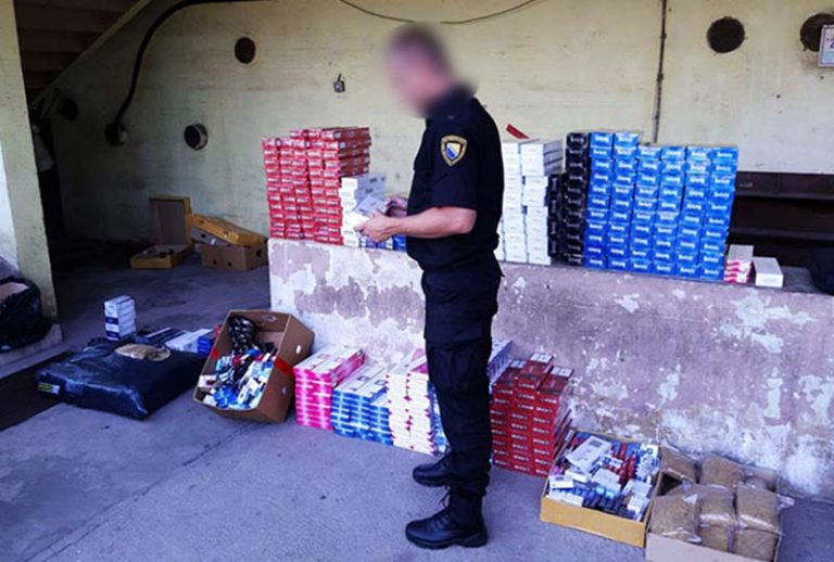 Одузете цигарете и резани дуван вриједни 56.000 КМ