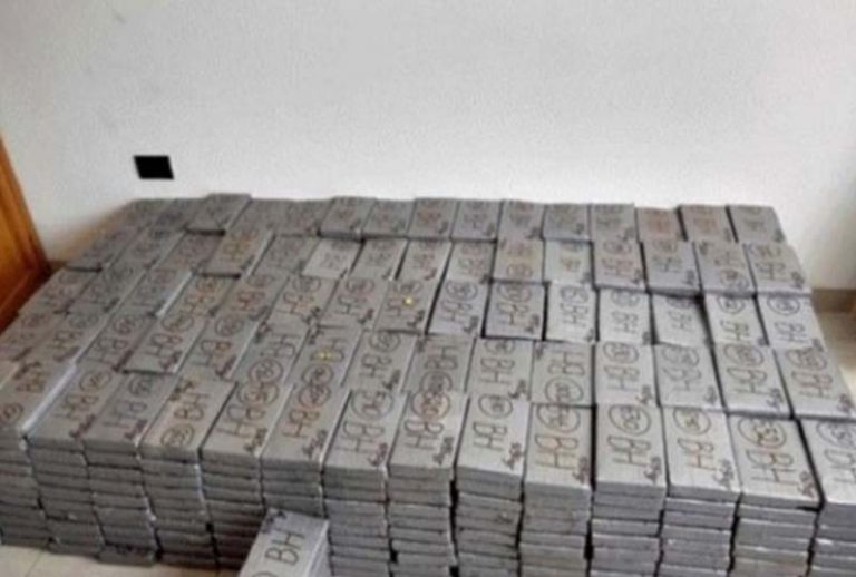 Пала српска криминална група: Усред океана заплијењено 800 кг кокаина