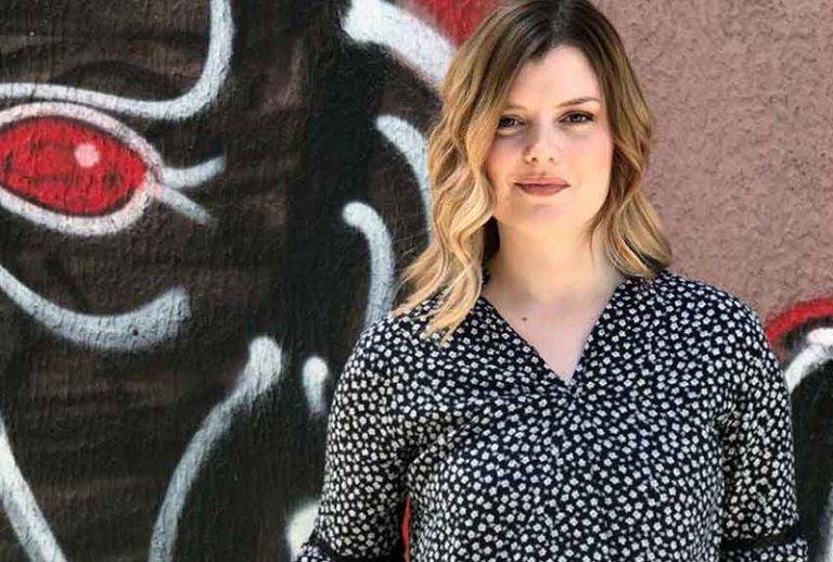 МУЗИКА КАО ЖИВОТНИ ПОЗИВ: Зорана (27) са Пала чува етно-музика ОД ЗАБОРАВА