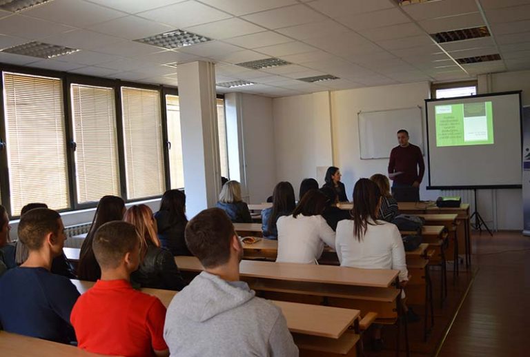 Зауставити одлазак млађе популације