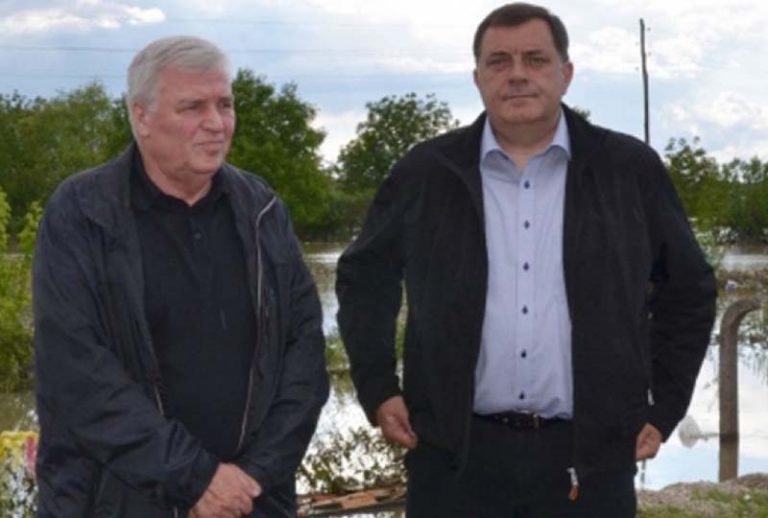 ОПСТАЈЕ ЛИ КОАЛИЦИЈА? Данас кључан састанак Додика и Павића