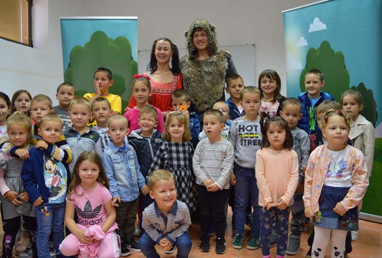 Представом „Црвенкапица“ завршено обиљежавање Дјечије недјеље