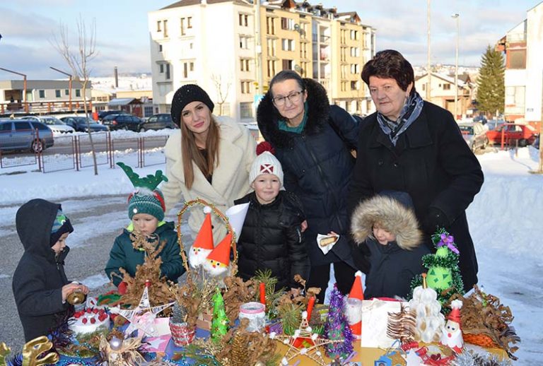 Соколачки вртић организовао Новогодишњи базар: ВЕСЕЛО заокружена 2019. година