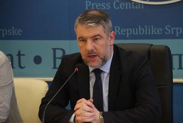 ПУМПАЊЕ РЕЈТИНГА ПРЕД ИЗБОРЕ: Влада Српске повлачи закон након реакција јавности