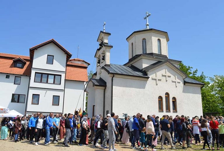 Ходочашће ка манастиру Свете Тројице у Озерковићима