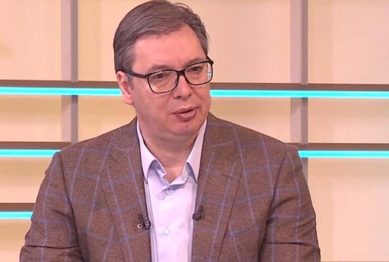 “Бољеће глава оне који то раде” – Вучић коментарисао резолуцију у Сребреници и најавио пут у Њујорк