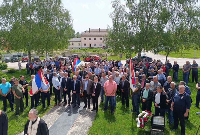 Не блиједи сјећање на часну борбу припадника Романијских бригада (ВИДЕО)
