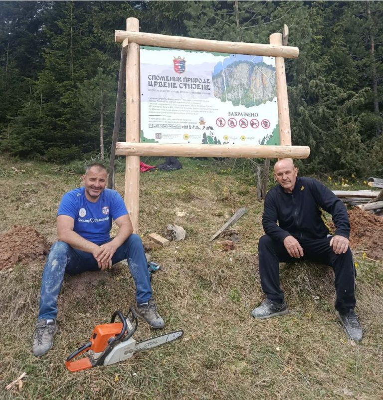 Планинари „Гласинца“ уредили улаз у Споменик природе „Црвене стијене“