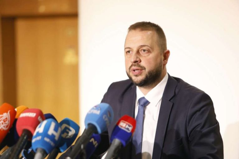 Нешковић: Нико не смије бити искључен из опозиционог блока